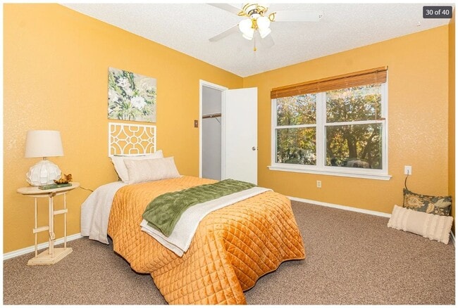 Foto del edificio - 404 Nita Ln