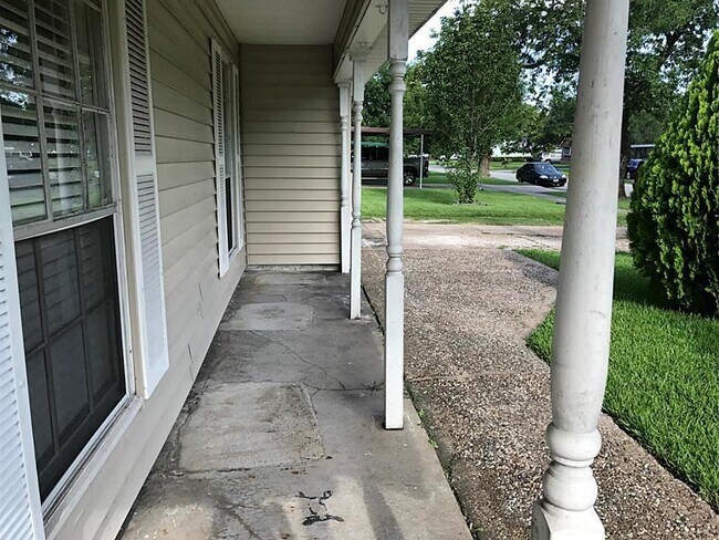 Building Photo - 526 Roper St