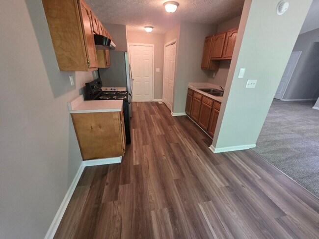 Foto del edificio - 643 N Lincoln St