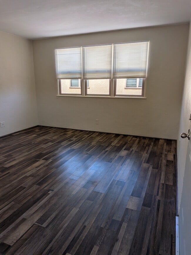 Living Room - 610 Union Ave