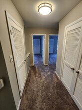 3BR, 2.5 bath- 1,675 sq ft upstairs hallway with two closets - Willow Oaks