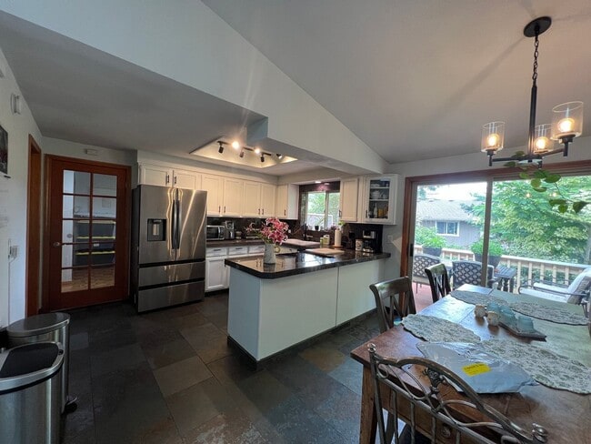 Building Photo - Three bedroom, 2.5 bath townhome