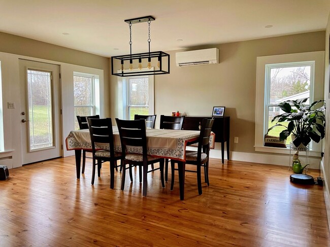 Building Photo - 1937 Spencer Hill Rd