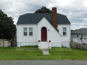 Building Photo - 113 Skyline Ave