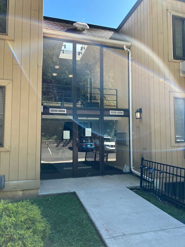 Foto del edificio - 175 Mill Pond Rd