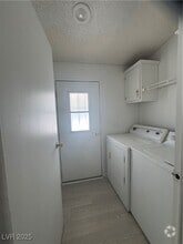 Building Photo - 900 Firebird Cir
