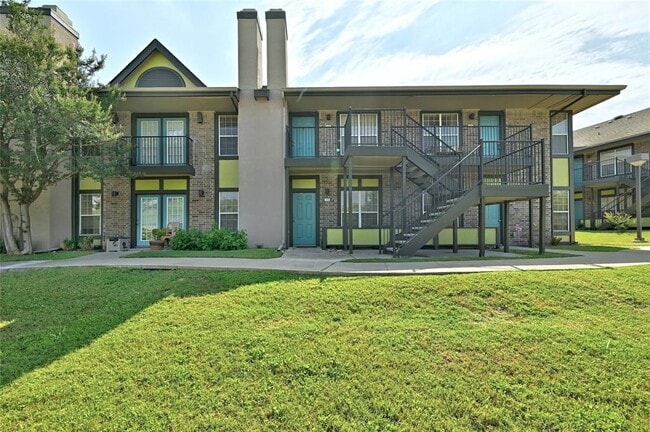 Foto del edificio - 7685 Northcross Dr