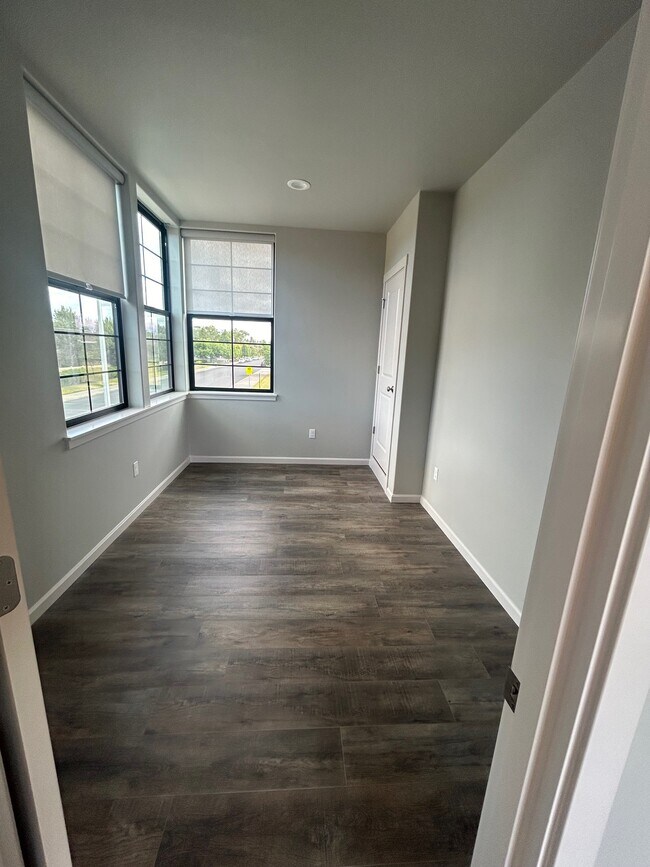 Foto del edificio - 1370 SW Obsidian Ave