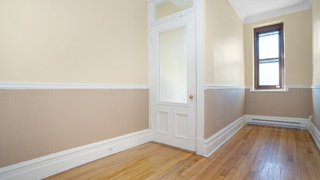Building Photo - 1262 Rue Sherbrooke E
