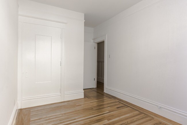Building Photo - 12 Rausch St