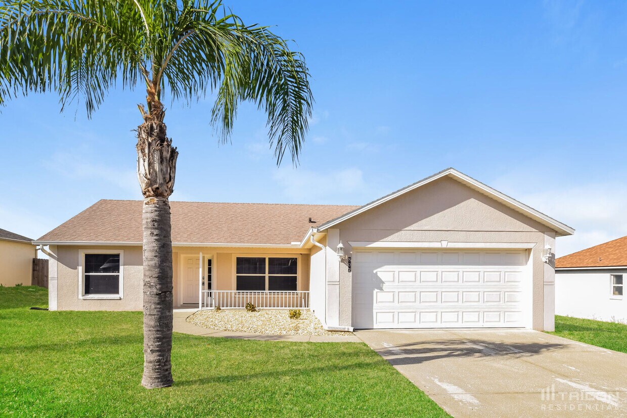 Primary Photo - 807 Shore Breeze Way