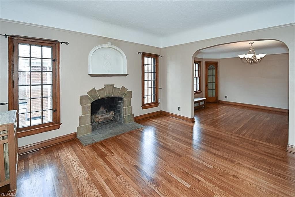18414 Newell Rd Shaker Heights, OH 44122 – photo 5