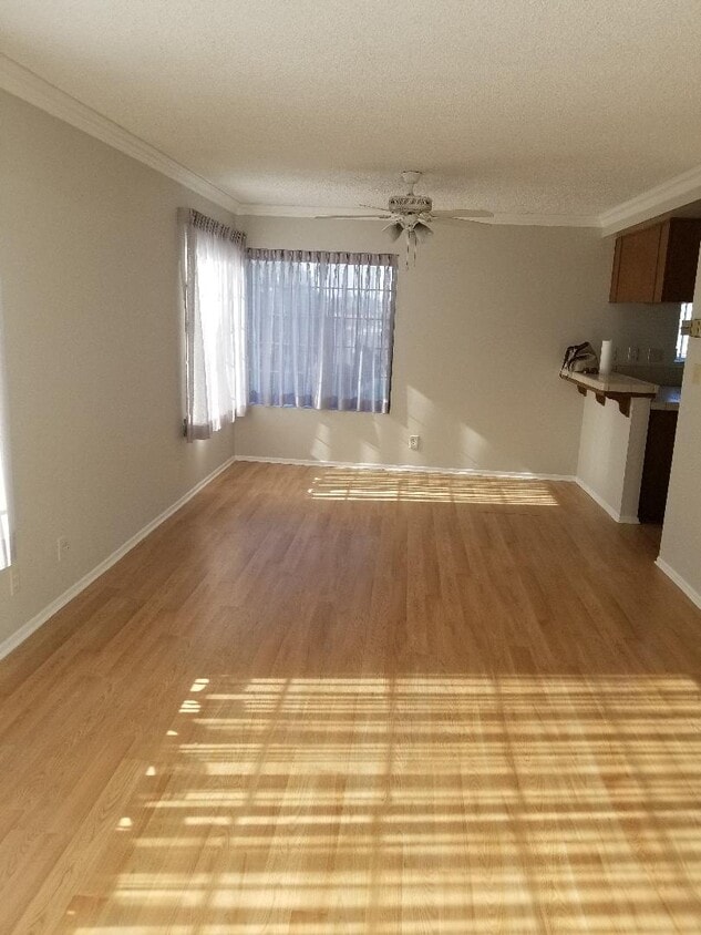 Living and dining room - 230 Sheldon St