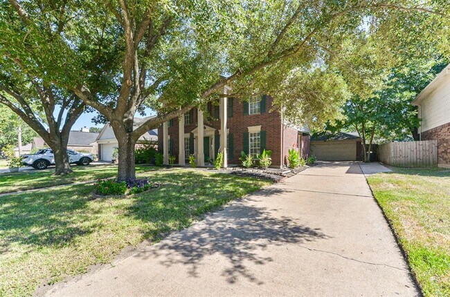 Building Photo - 1111 Cascade Creek Dr