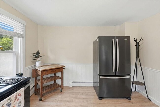 Building Photo - 515 Davisville Rd
