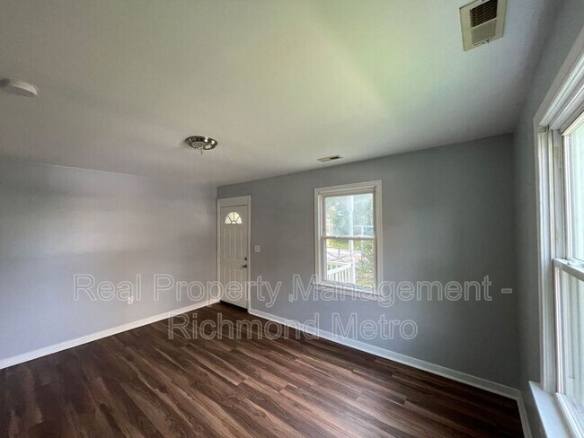 Building Photo - 1100 Goddin St