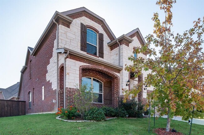 Foto del edificio - 7459 Reverchon Dr