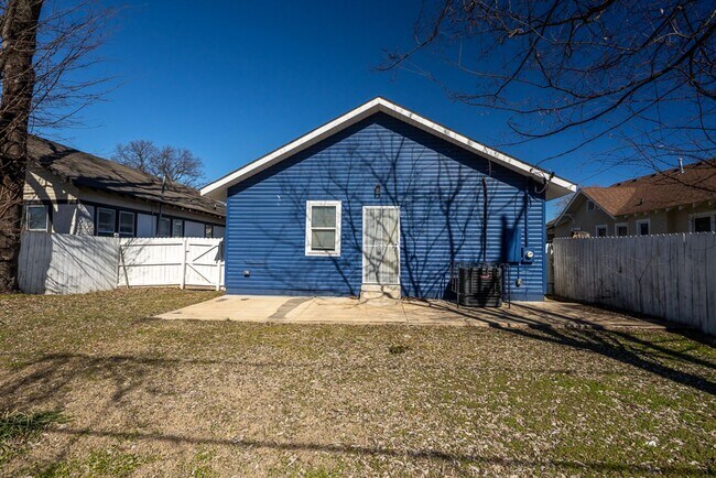 Foto del edificio - Midtown Charm!  Updated 3BR/2BA house