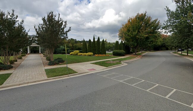 Building Photo - 102 Capstone Dr