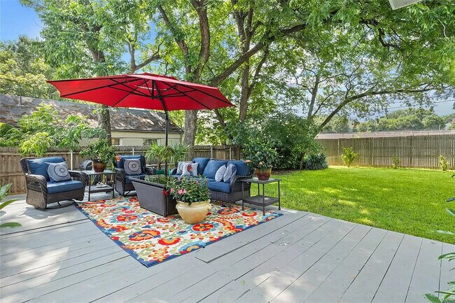 Backyard Deck - 4227 Calmont Ave