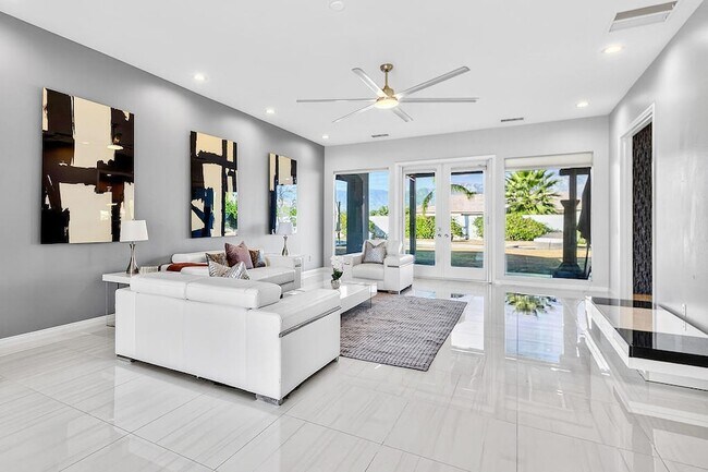 Foto del edificio - 5 Curie Ct