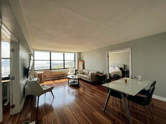 Dining/Living Room - 7002 Kennedy Blvd E