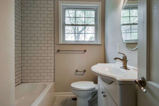 Plano de planta - 2402 Carter Avenue