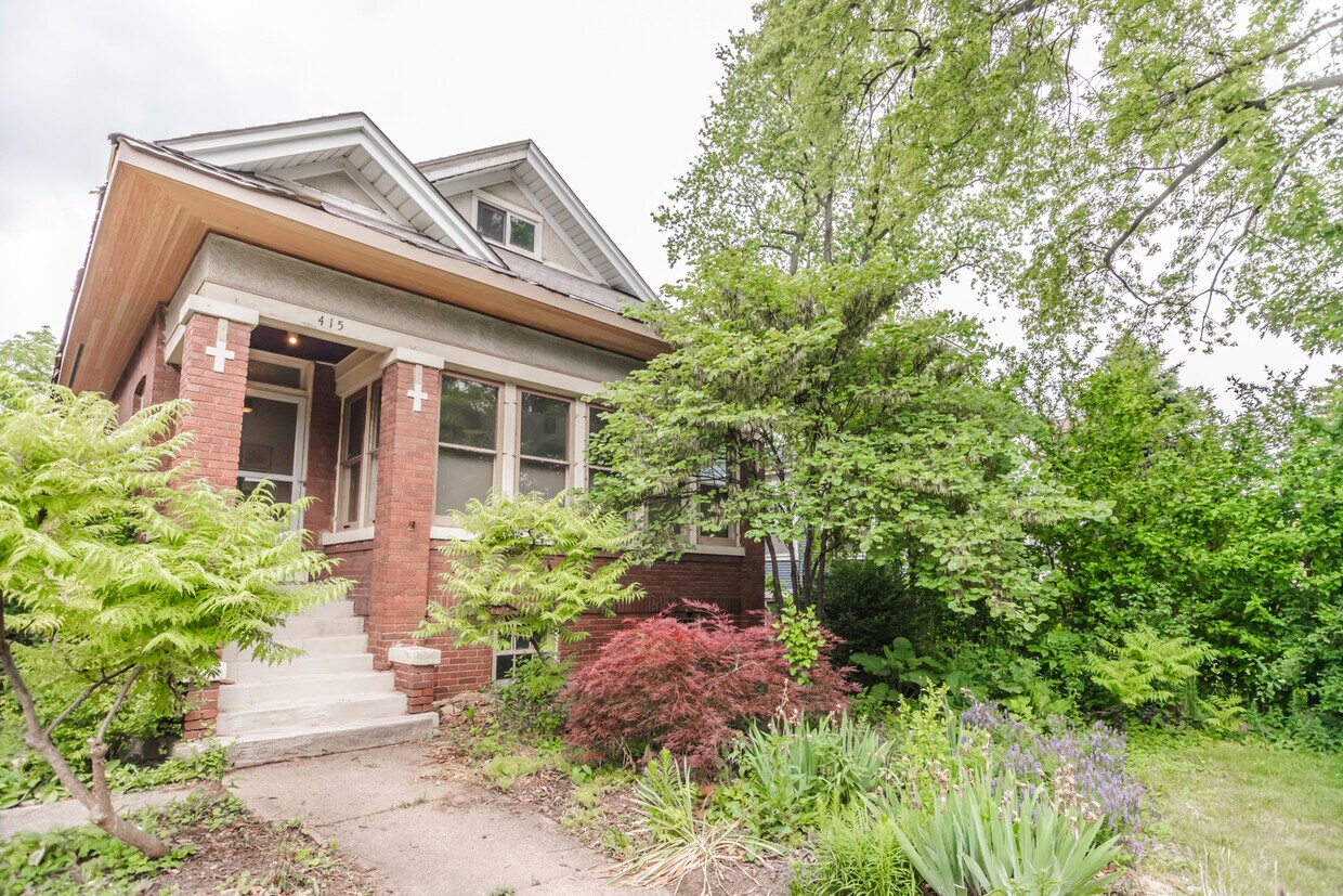 Foto principal - 415 Ridgeland Ave