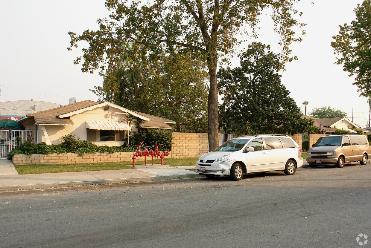 Foto del edificio - 127-133 W Hill Pl