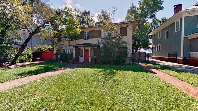 Building Photo - 3018 Oak St