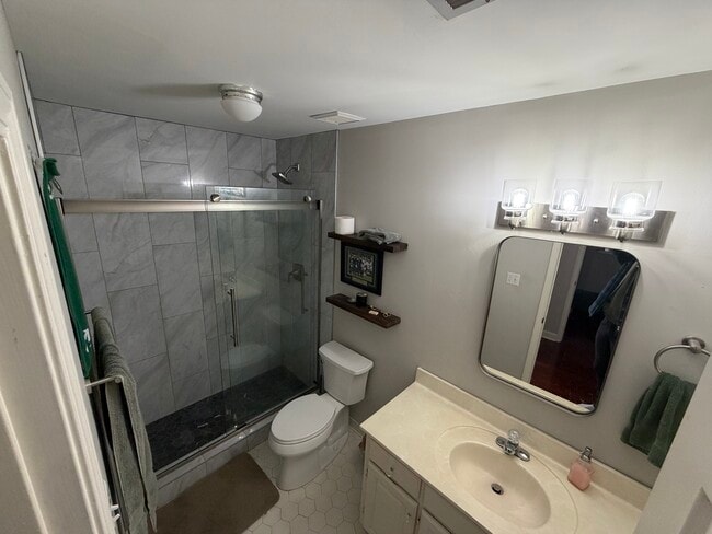 Primary Bathroom - 3201 Lenox Rd NE