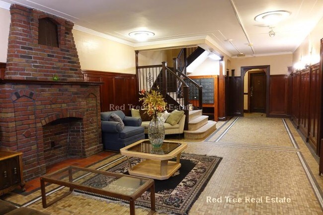 Foto del edificio - 2045 Commonwealth Ave