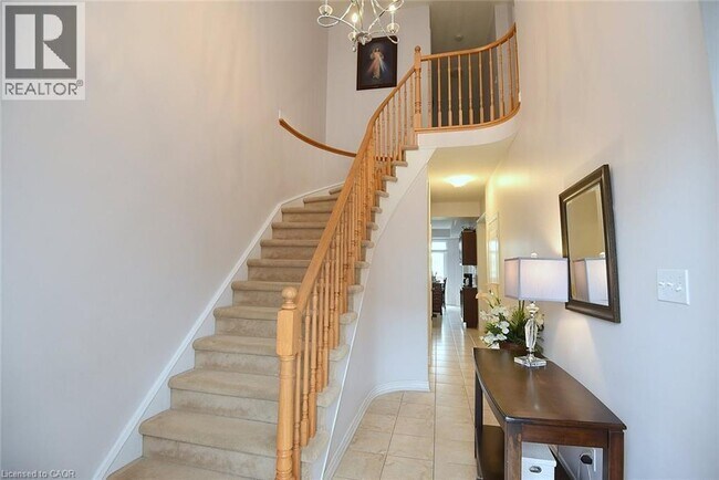 Photo du bâtiment - 45 Seabreeze Crescent