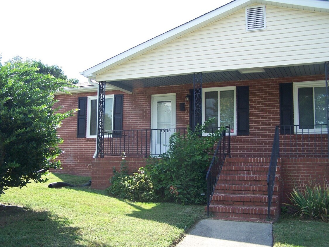 Primary Photo - 1508-1508 Locust Ave