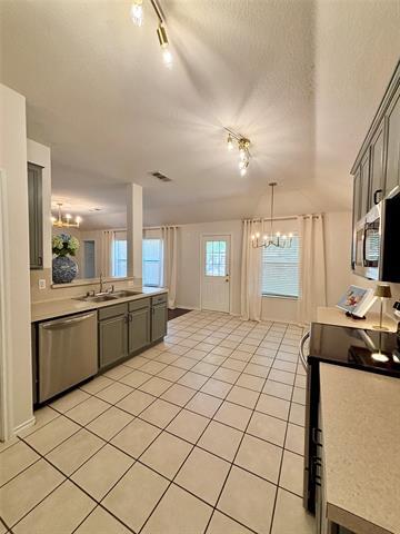 Building Photo - 1412 Santos Dr