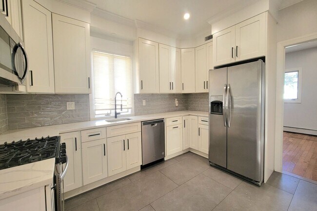 Building Photo - 164 Main St