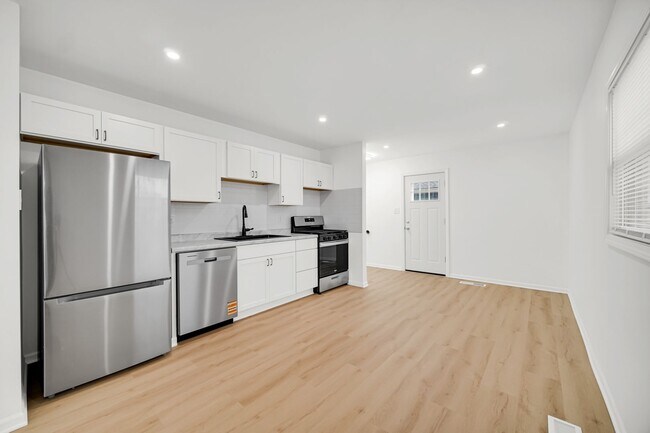 Foto del edificio - 3 Bedroom 1 Bathroom House for Rent!