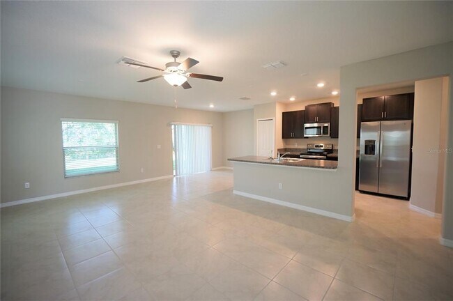 Foto del edificio - 7212 Spring Snowflake Ave