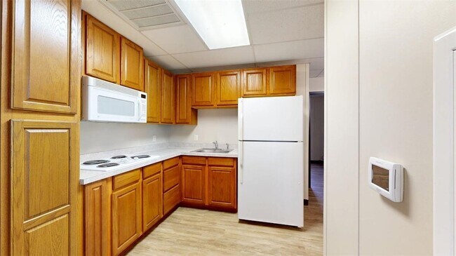 Foto del edificio - 5585 Straub Rd