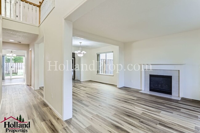 Foto del edificio - Spacious and Modern 4-Bedroom Rental with ...