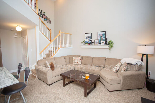 Building Photo - 33 Cypress Point Ct