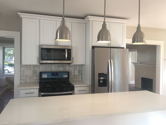 Foto del edificio - 4 br, 2.5 bath House - 80 Pomona Ave
