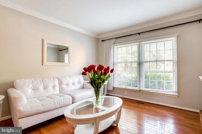 Foto del edificio - 6509 Milva Ln