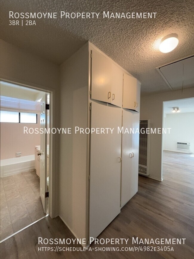 Building Photo - Large Single Family Home in Sunland