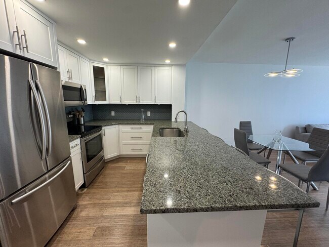 Building Photo - 3540 S Ocean Blvd