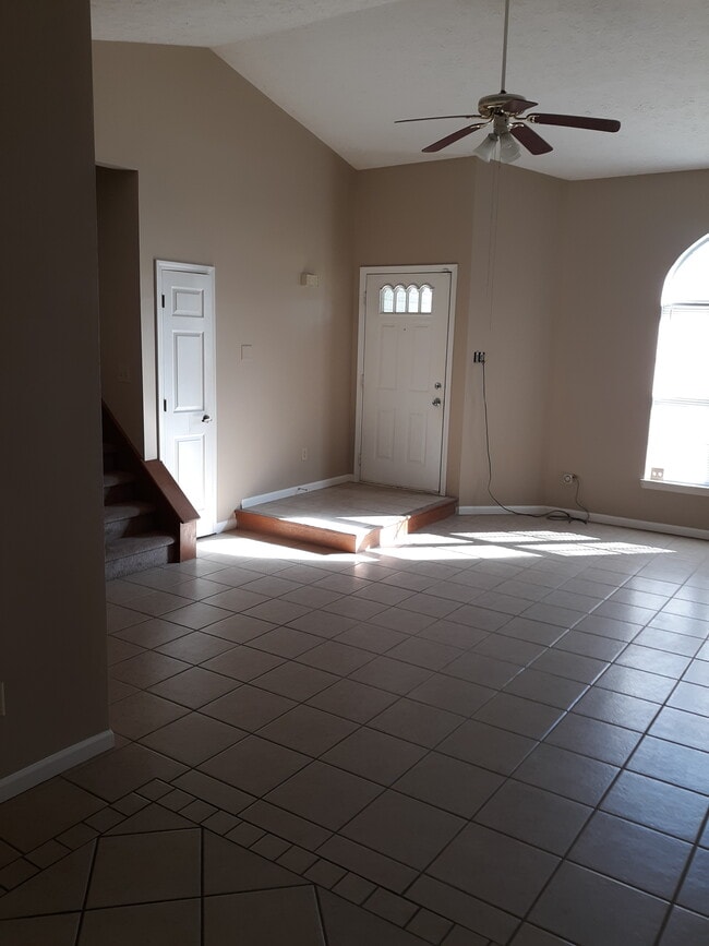 Living room - 3821 Cologne Ct