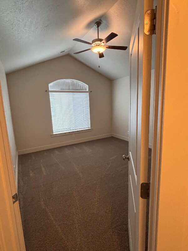 Foto del edificio - 1055 S St