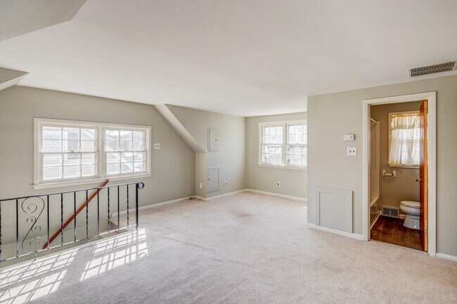 Foto del edificio - 1206 Sylvan Drive, Unit 2