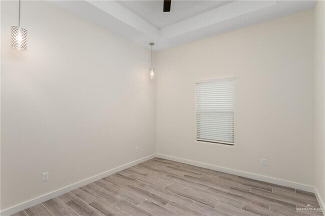 Building Photo - 2830 Allen Dr
