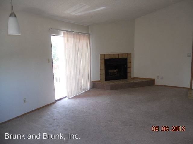 Building Photo - 6807 Delmonico Dr